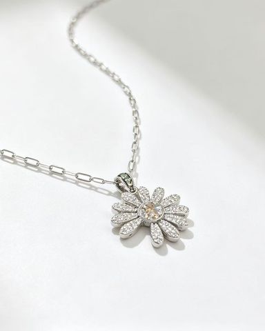 Pavé Diamond Daisy Pendant Necklace