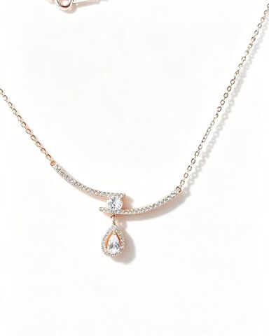 Curved Teardrop Zircon Necklace