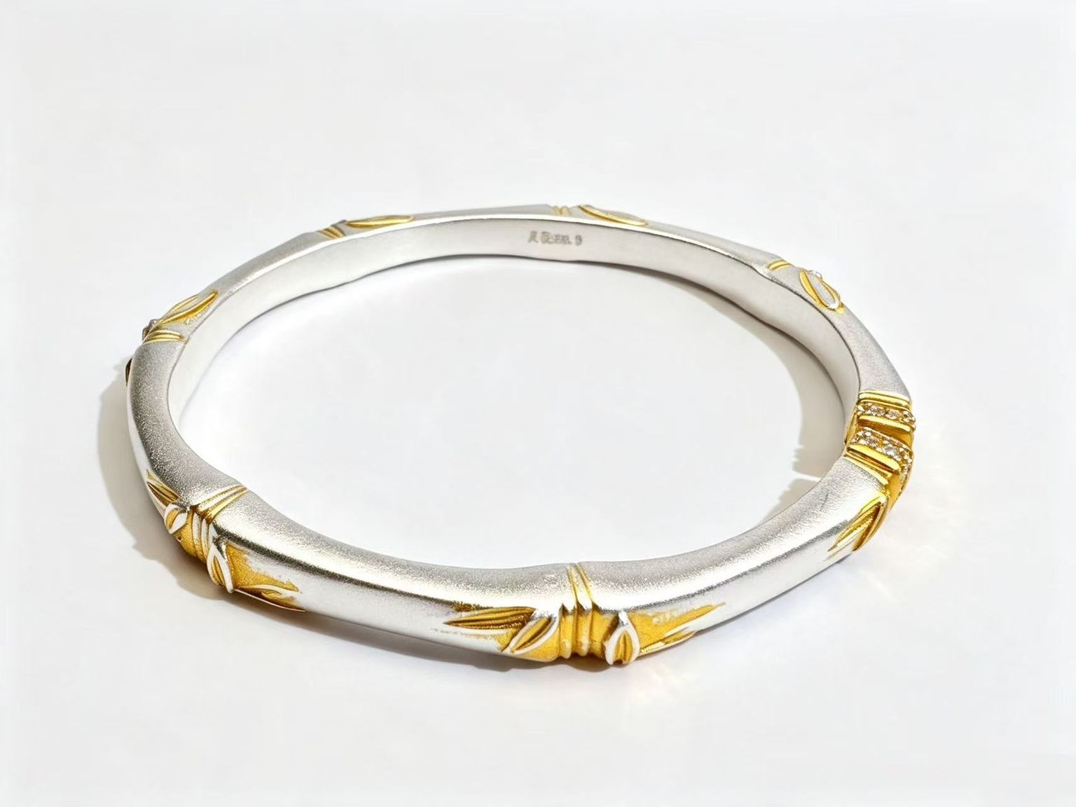 Bracelet ouvert bicolore style bambou