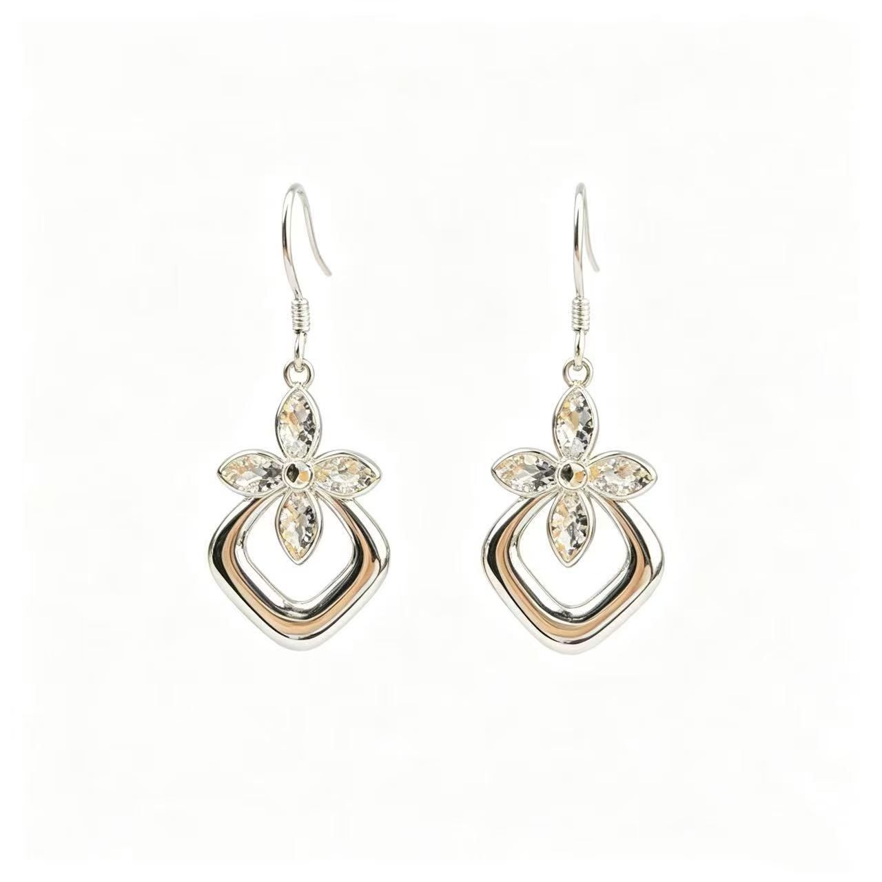 Pendientes colgantes de aro cuadrado y flor de cristal