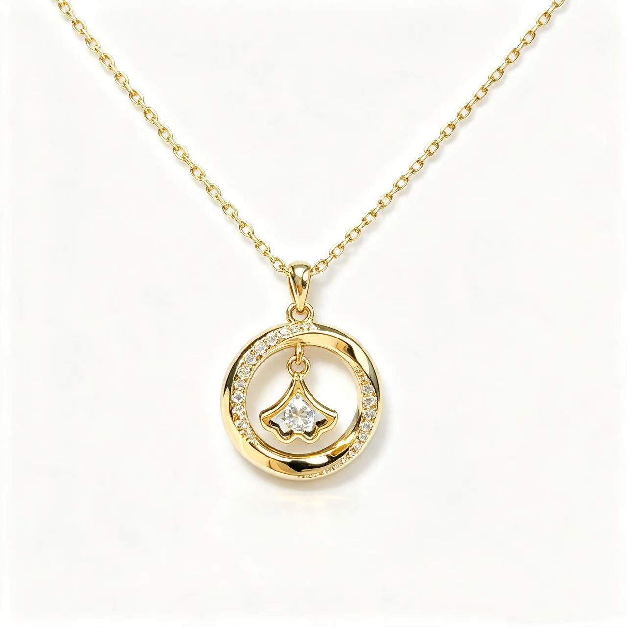 Ginkgo Leaf Necklace Inlaid with Zircon