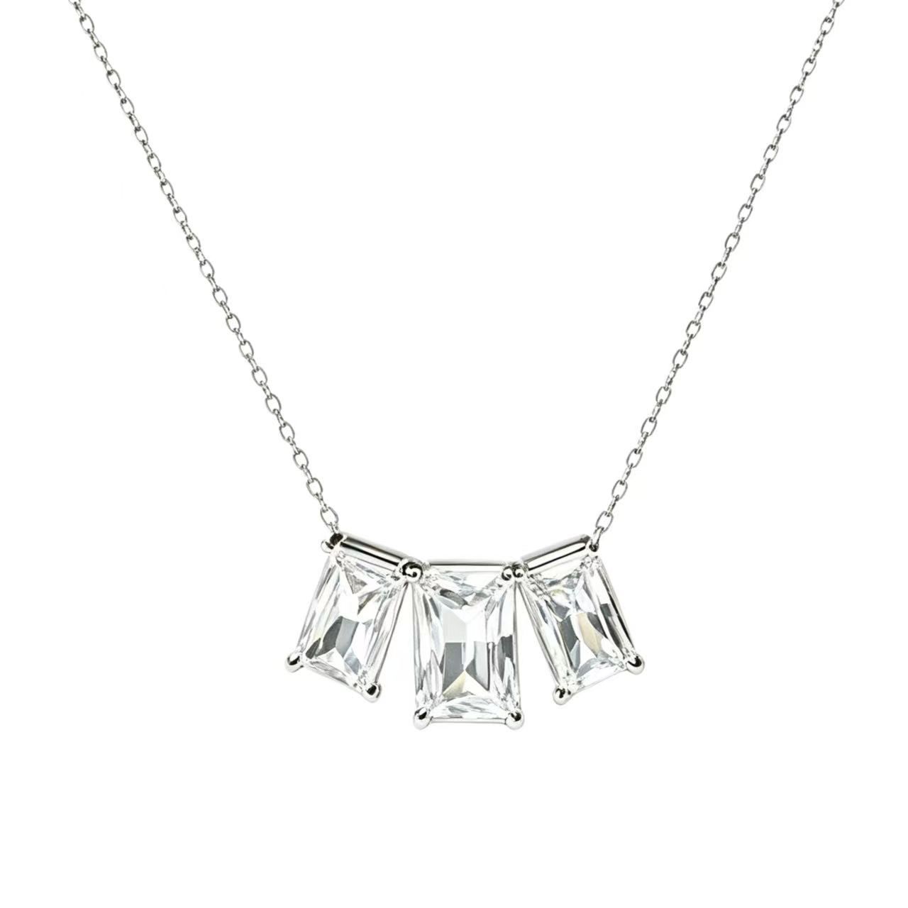 Collier avec zircon rectangulaire