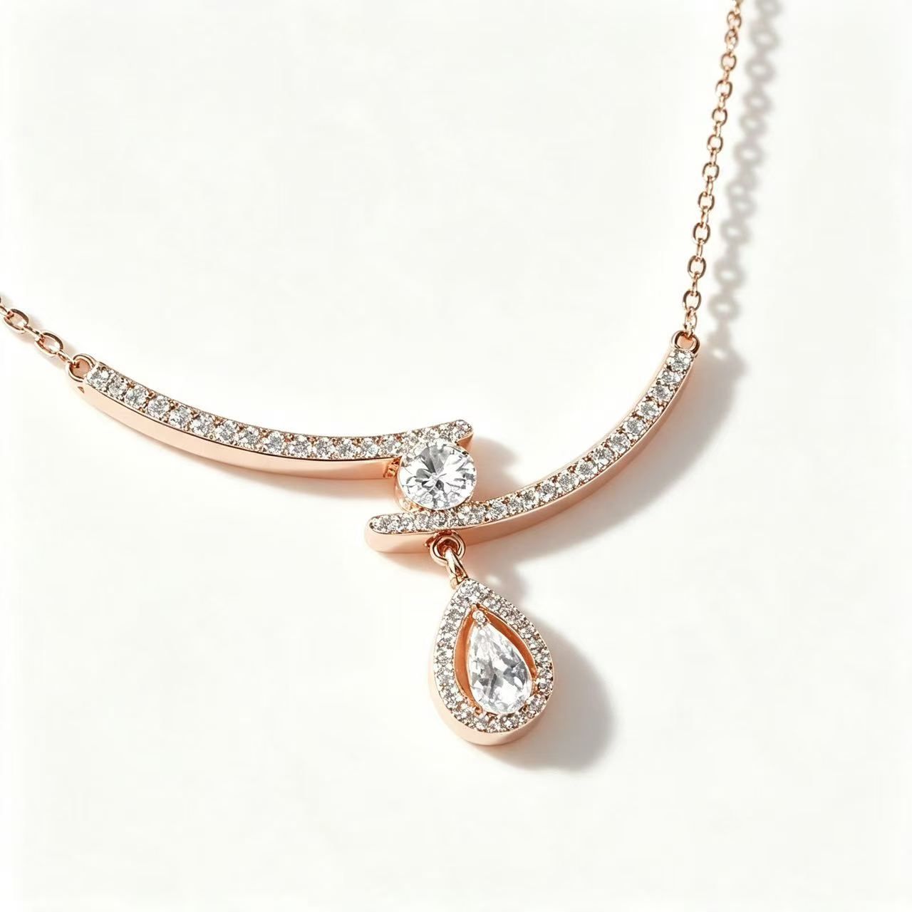 Curved Teardrop Zircon Necklace