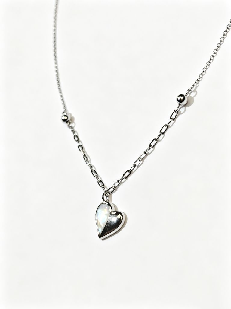 Collar de plata en forma de corazón y dos tonos 5