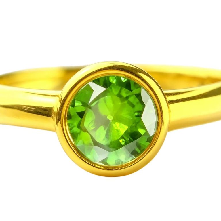 Ring mit Edelsteinbesatz 6