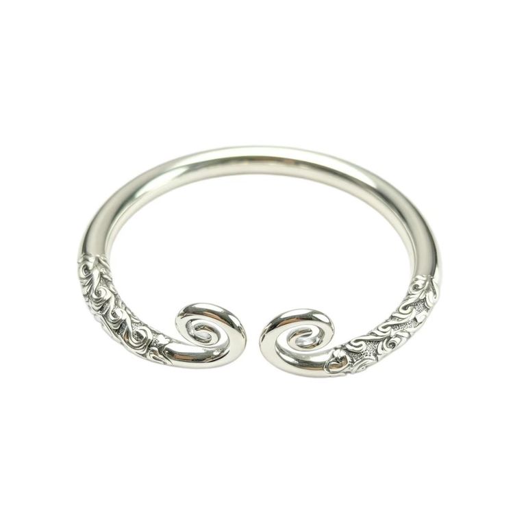 Vintage-style open cuff bracelet with scrollwork 6