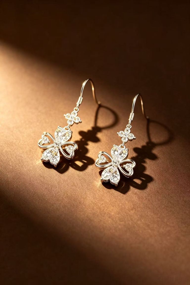 Heart-shaped petal drop earrings 2