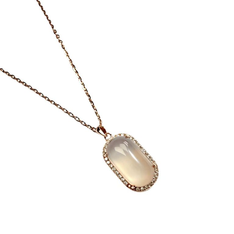 Zircon-set pendant necklace 3