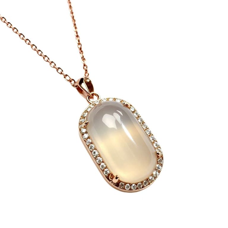 Zircon-set pendant necklace 5