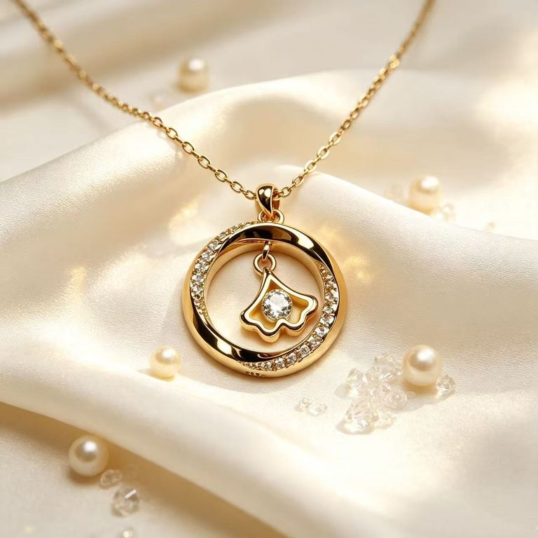 Ginkgo Leaf Necklace Inlaid with Zircon 2