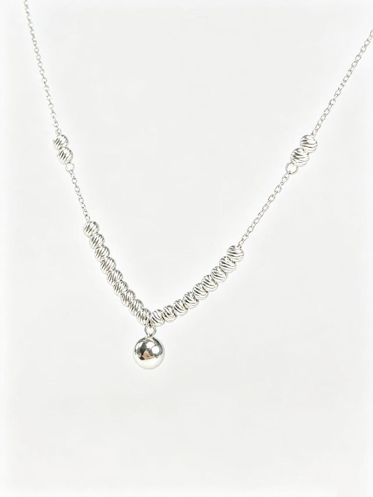 Collar con colgante de bola de plata 2