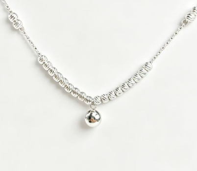 Collar con colgante de bola de plata 4